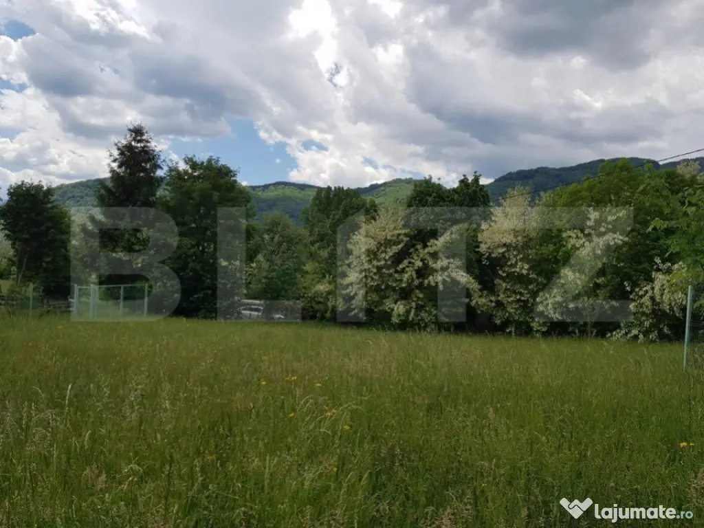 Teren intravilan de 1000 mp, priveliste superba, zona Predel