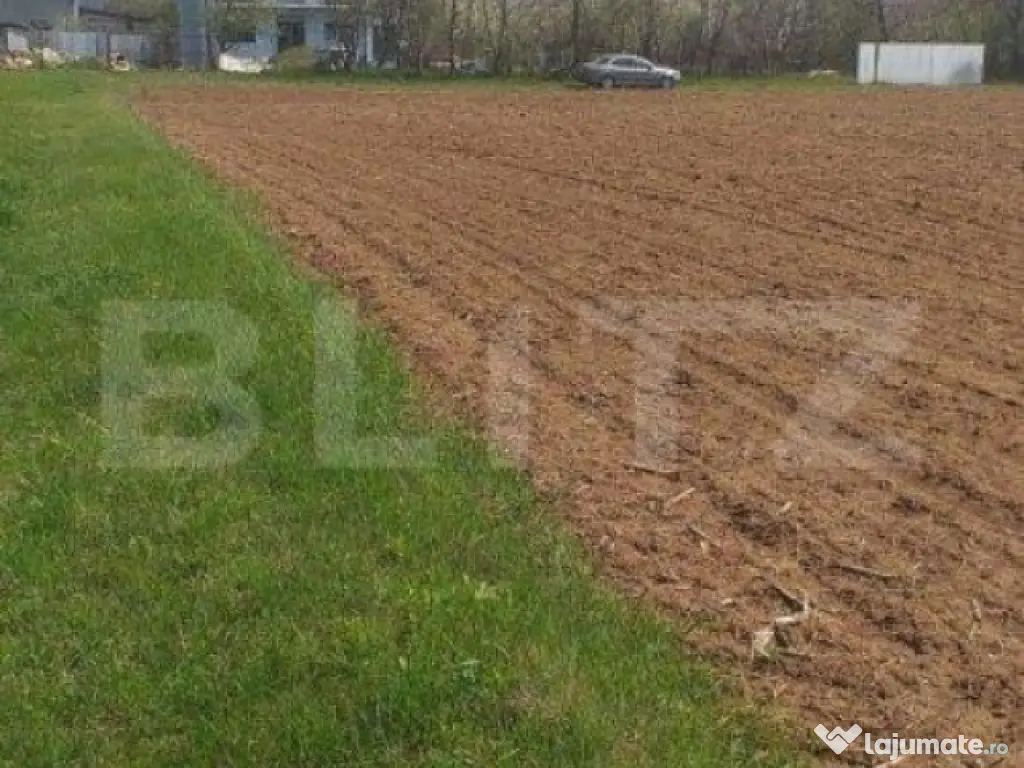 Teren intravilan 5400 mp, deschidere 22 ml, in Baicoi