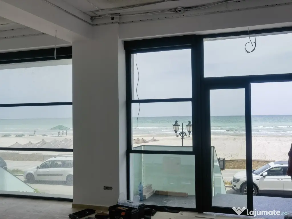 Prima linie la Mare doua spatii pentru inchiriat 207 mp si 137 mp