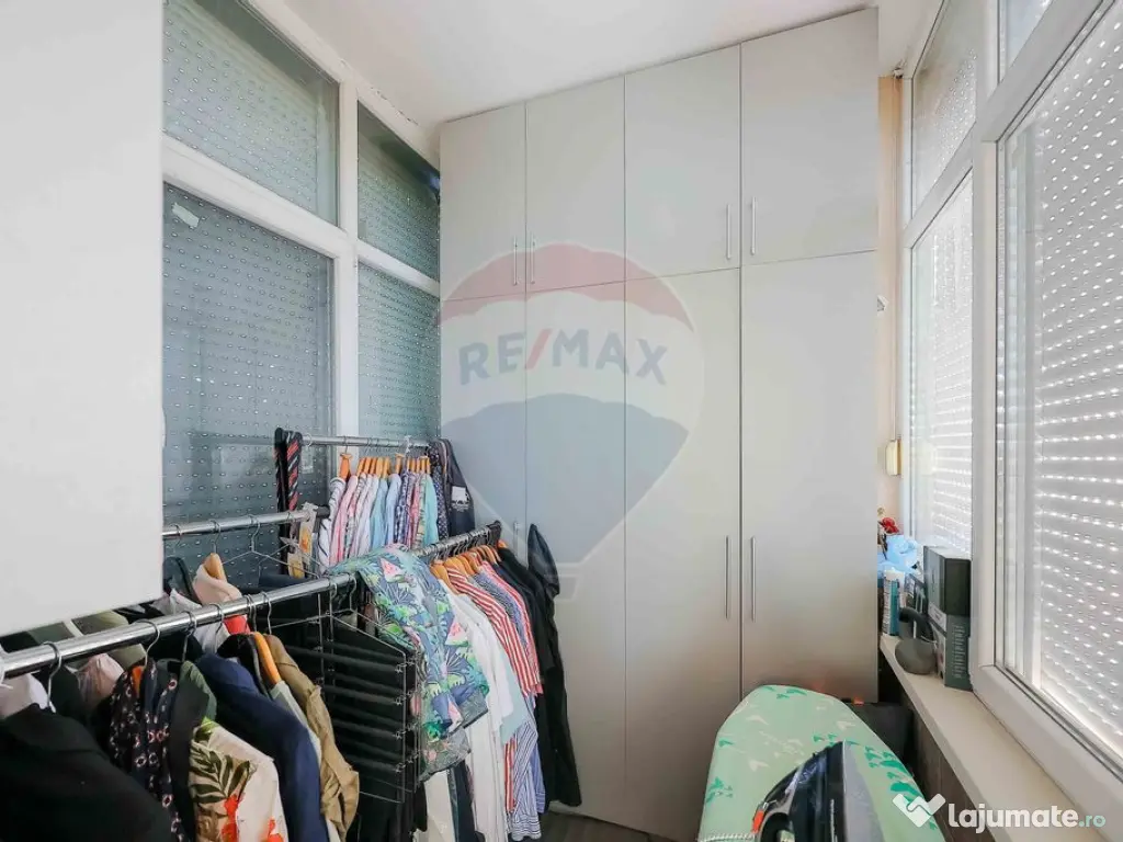 Apartament cu 4 camere și garaj de vânzare în zona Uni... 