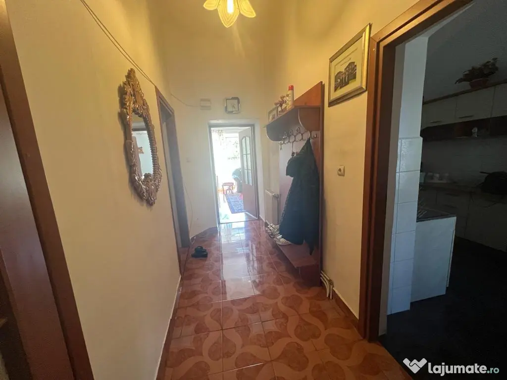 Inchiriez apartament 3 camere zona Boul Rosu - ID : RH-41310-property