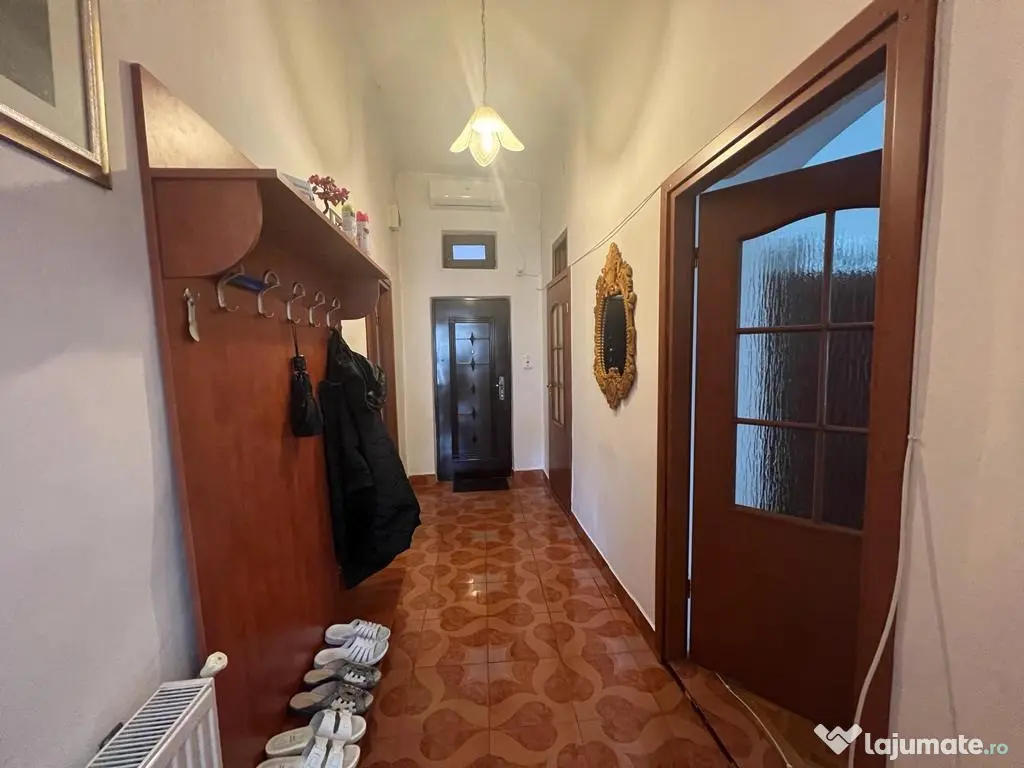 Inchiriez apartament 3 camere zona Boul Rosu - ID : RH-41310-property