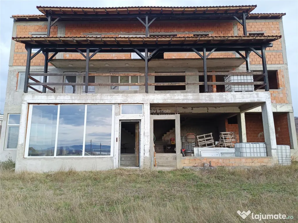 DUPLEX P 1 M CU TERASE | TEREN TOTAL 2.306 MP in MOLDOVA NOU