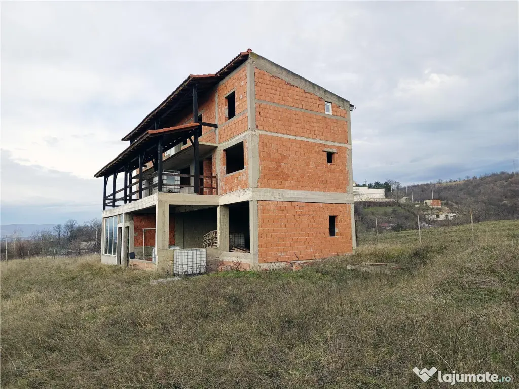 DUPLEX P 1 M CU TERASE | TEREN TOTAL 2.306 MP in MOLDOVA NOU