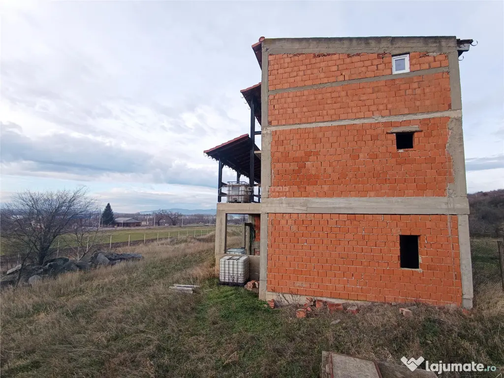 DUPLEX P 1 M CU TERASE | TEREN TOTAL 2.306 MP in MOLDOVA NOU