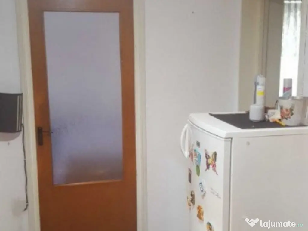 Apartament 2 camere decomandate zona Cedonia 