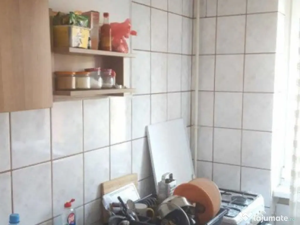 Apartament 2 camere decomandate zona Cedonia 