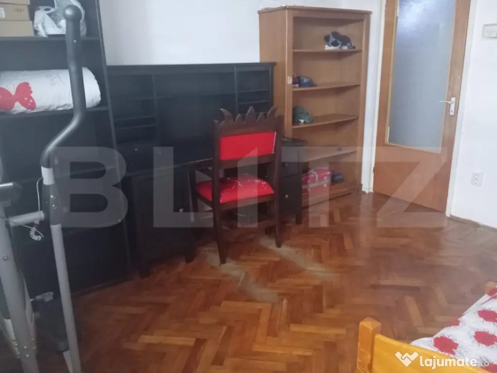 Apartament 4 camere, 3 balcoane inchise, zona Gara de Sud