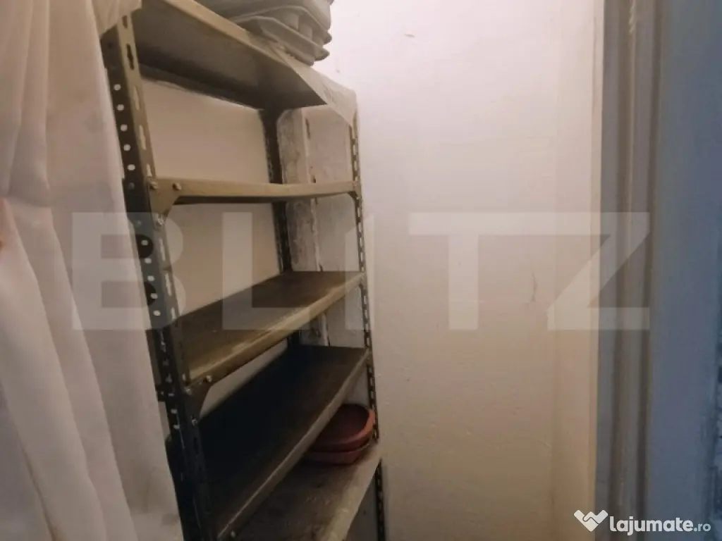 Apartament 4 camere, 3 balcoane inchise, zona Gara de Sud