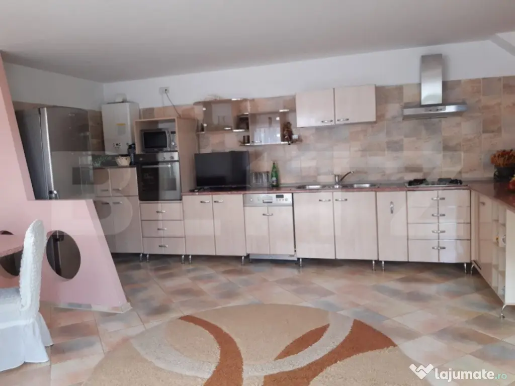 Casa mobilata lux, cu 4 camere in Sacele - Brasov