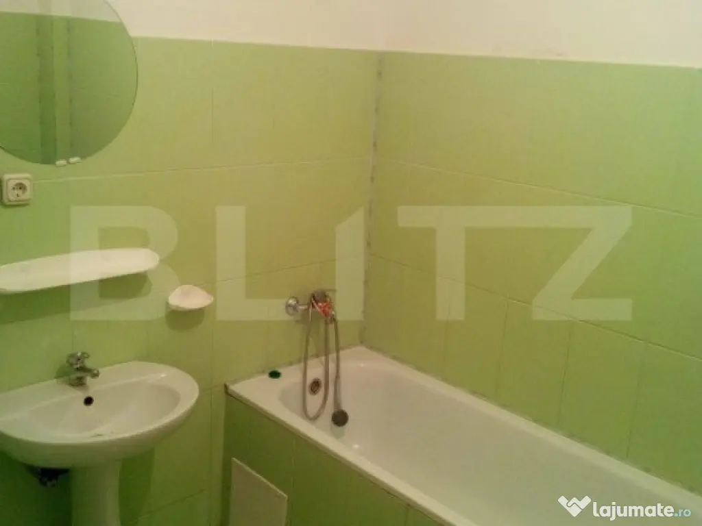 Apartament 2 camere, 58 mp, 2 balcoane de 17 mp, boxa si par