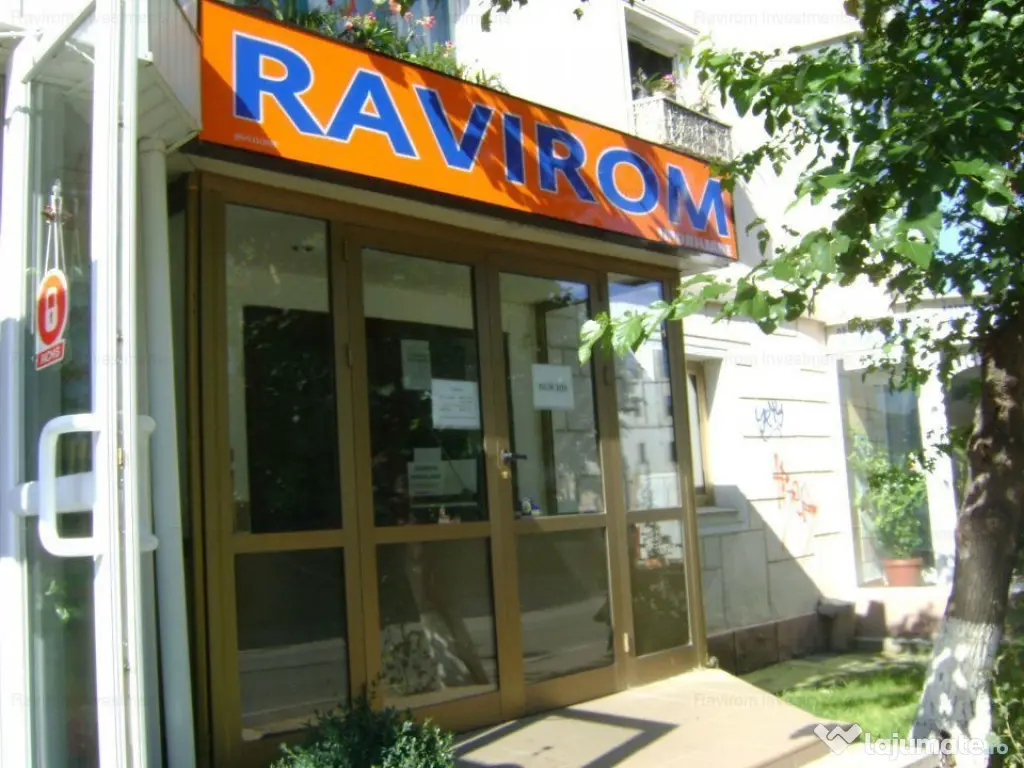 Apartament trei camere, decomandat, centrala, balcon, liber, 9 Mai 