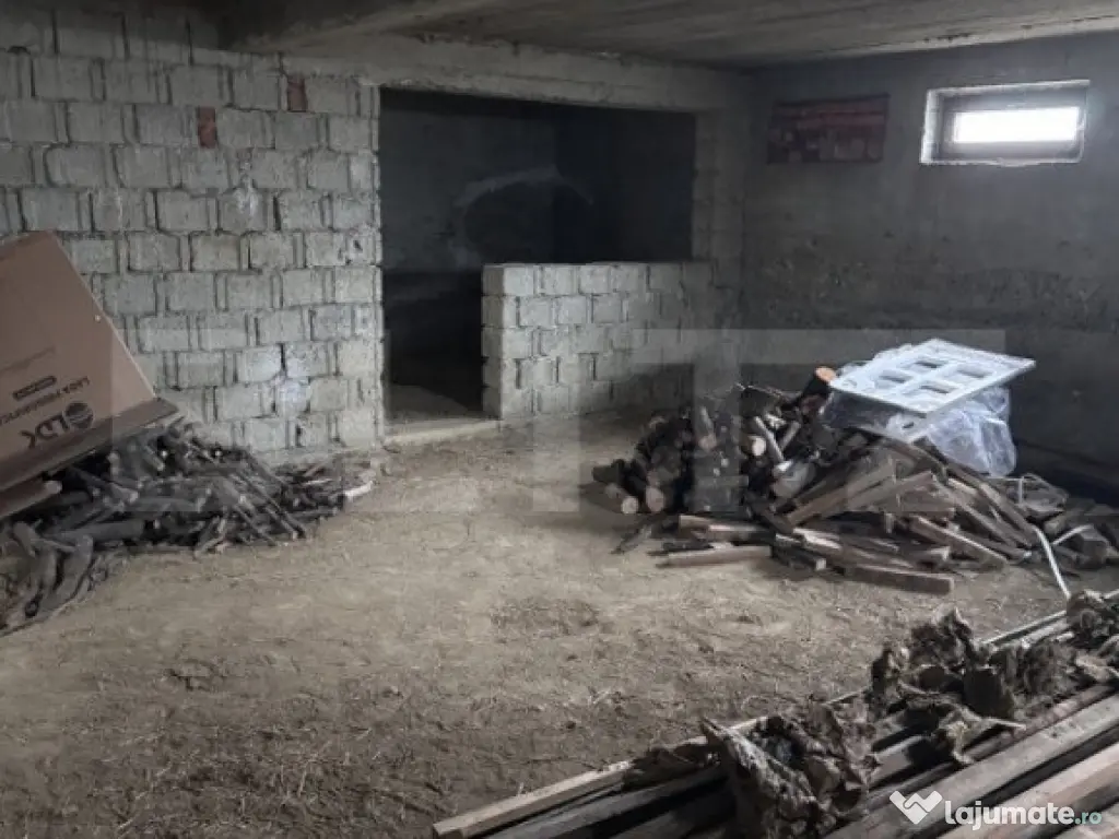 Casă la roșu Mănășturel ,teren generos,priveliște pano