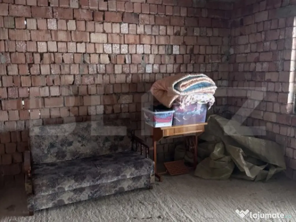 Casă la roșu Mănășturel ,teren generos,priveliște pano