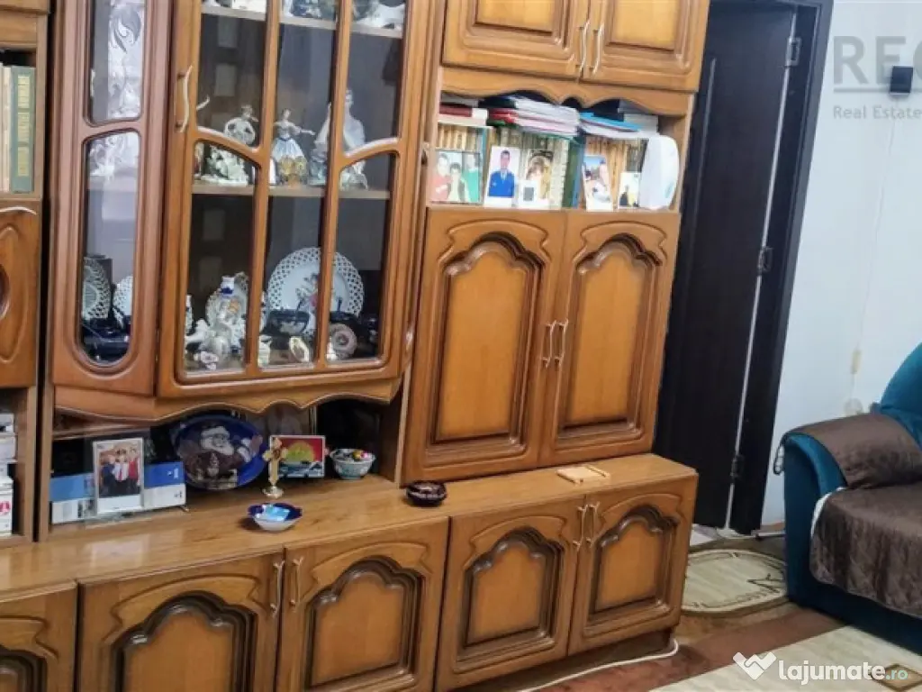 Apartament 3 camere semidecomandat cartier Obor