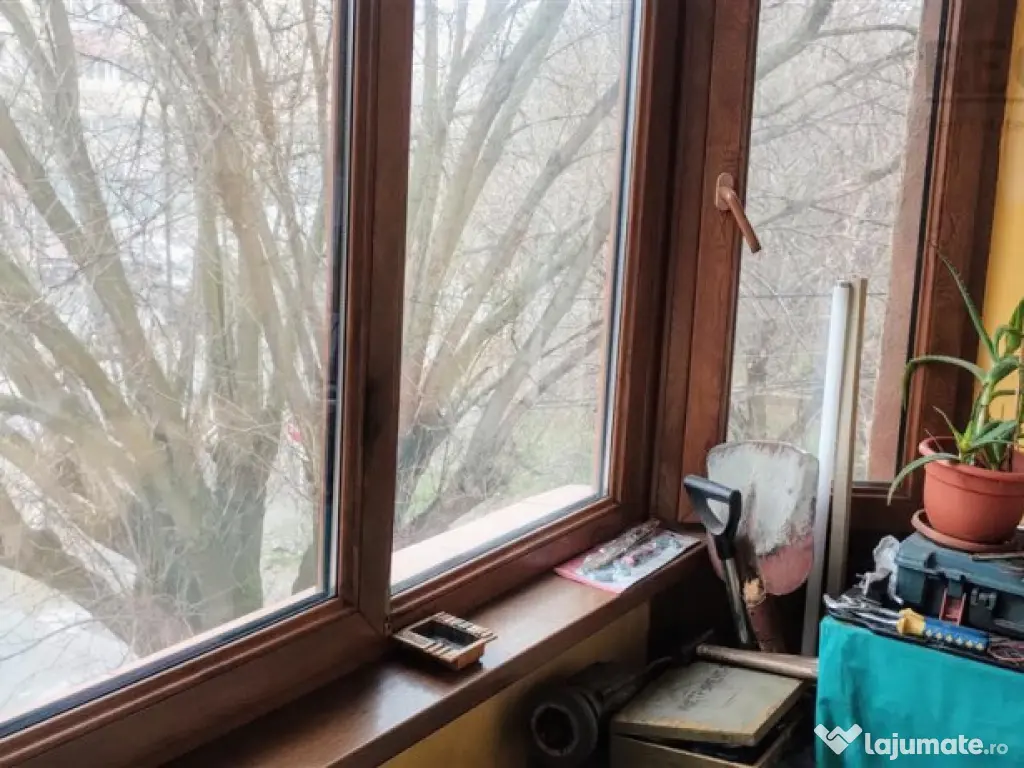 Apartament 3 camere semidecomandat cartier Obor