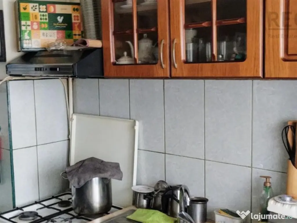 Apartament 3 camere semidecomandat cartier Obor