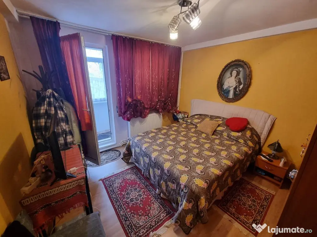 Central-apartament 2 camere cu gaze 