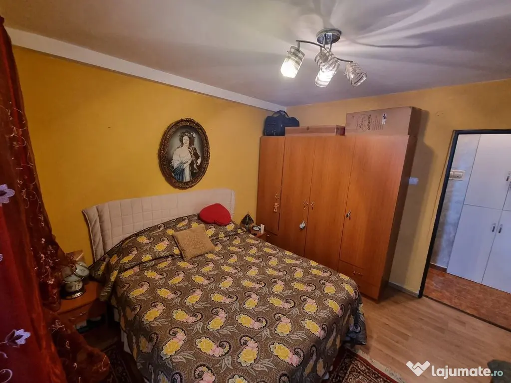 Central-apartament 2 camere cu gaze 