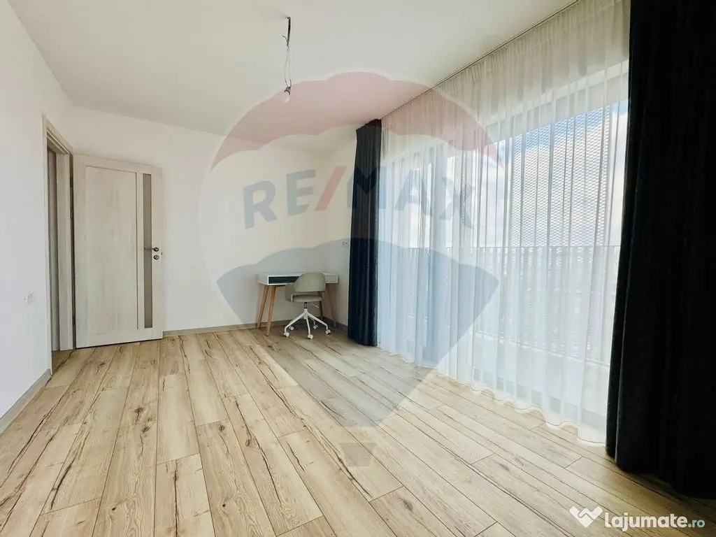 Apartament cu 3 camere de vânzare în zona Central 