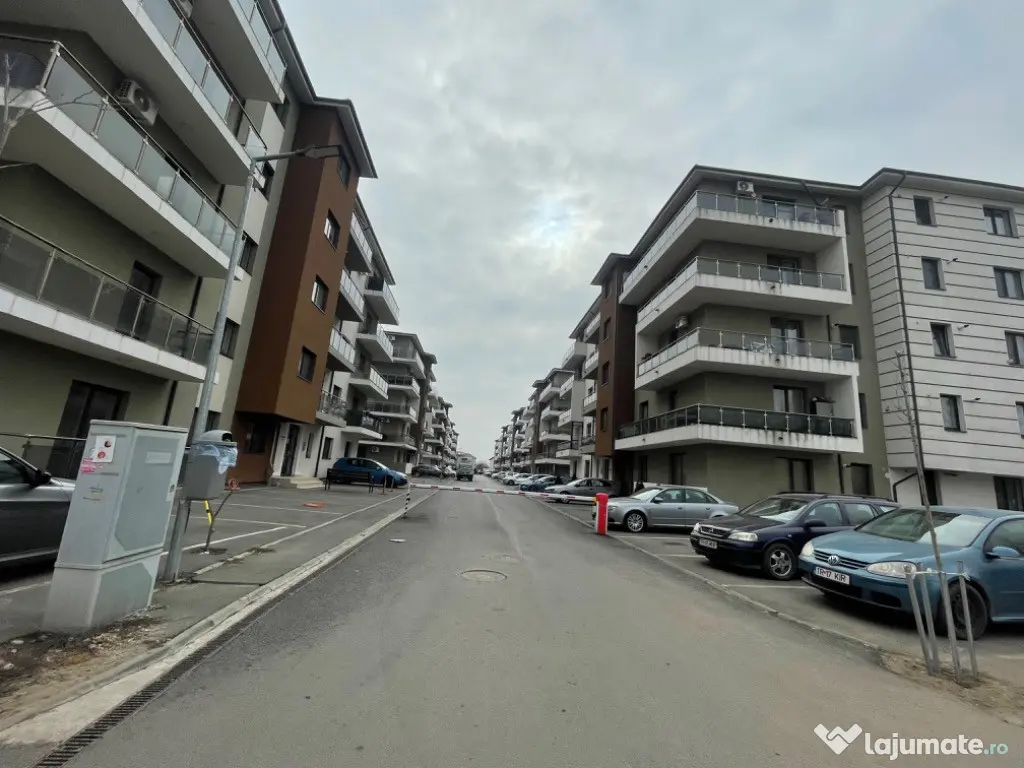 Spatiu comercial 96.60 mp, curte 16.27 mp, centrala termica, alarma 