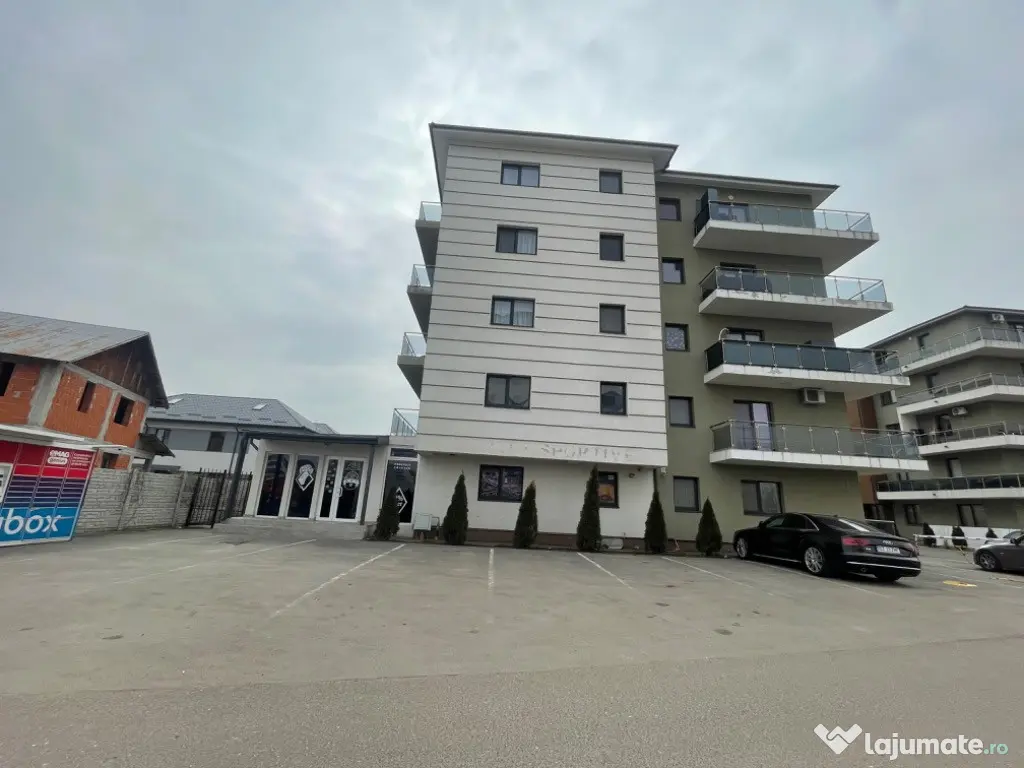 Spatiu comercial 96.60 mp, curte 16.27 mp, centrala termica, alarma 