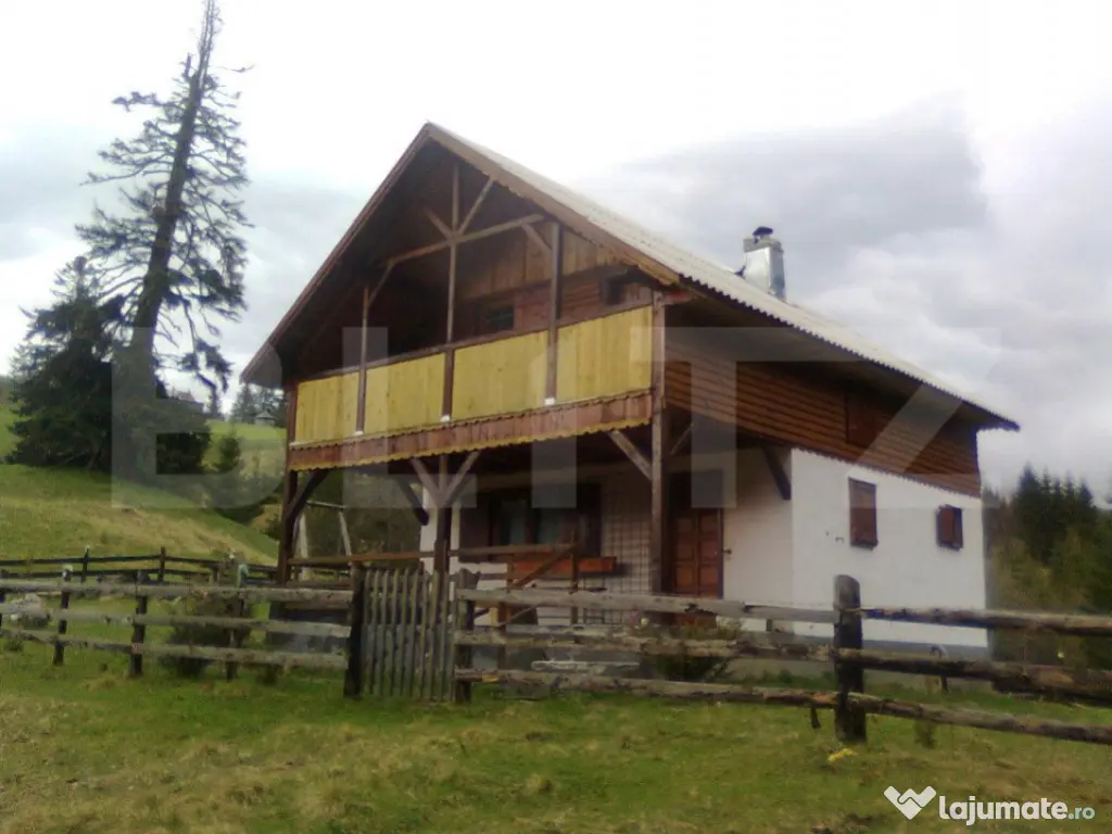 Casă de vacanță în Piatra Fântânele + 4,5 arii teren