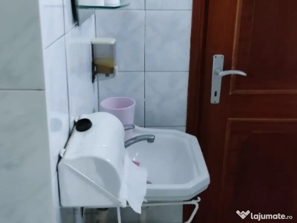 Inchiriem spatiu-birou- salon