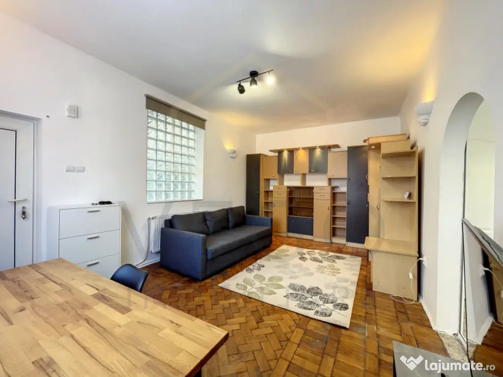 Apartament 1 camera, imobil tip casa, parcare, Dorobantilor 