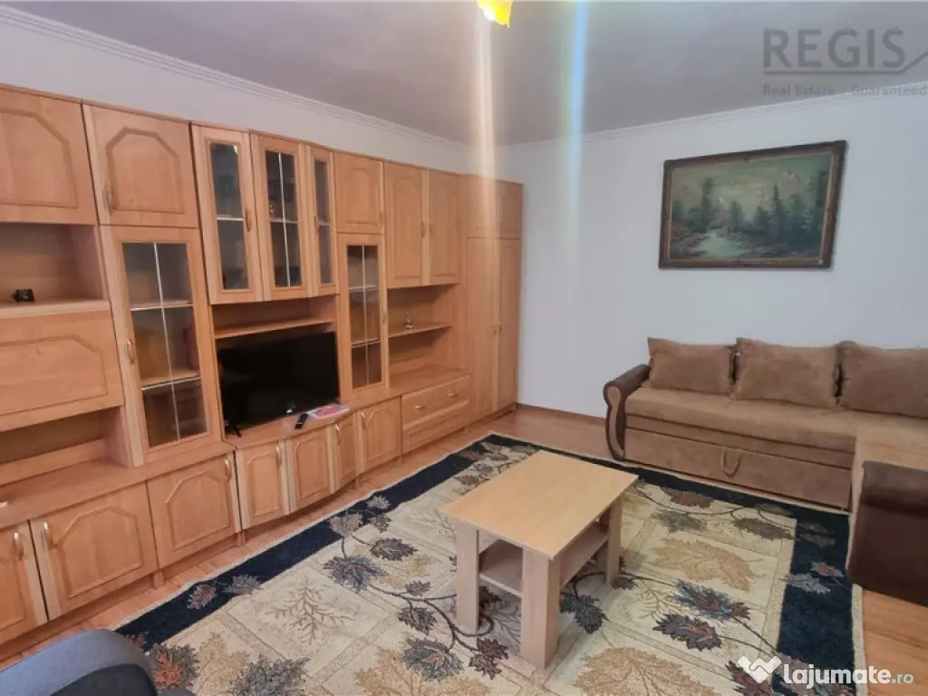 Studio la casa , zona strazii Lunga 