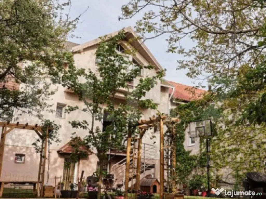 Casa individuala, 5 camere, 200 mp utili, 500 mp teren, zona