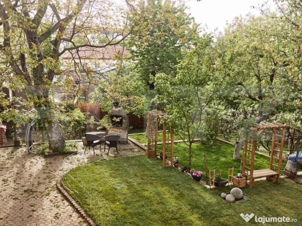 Casa individuala, 5 camere, 200 mp utili, 500 mp teren, zona