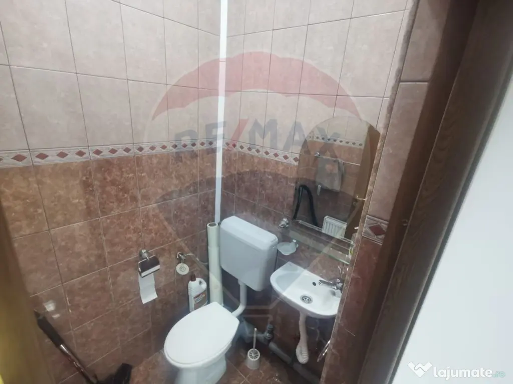 DE ÎNCHIRIAT – Spațiu comercial 34 mp, Piața Revolu?... 