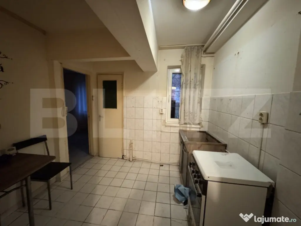 Apartament de vanzare, cu 3 camere, 43 mp, zona Dacia