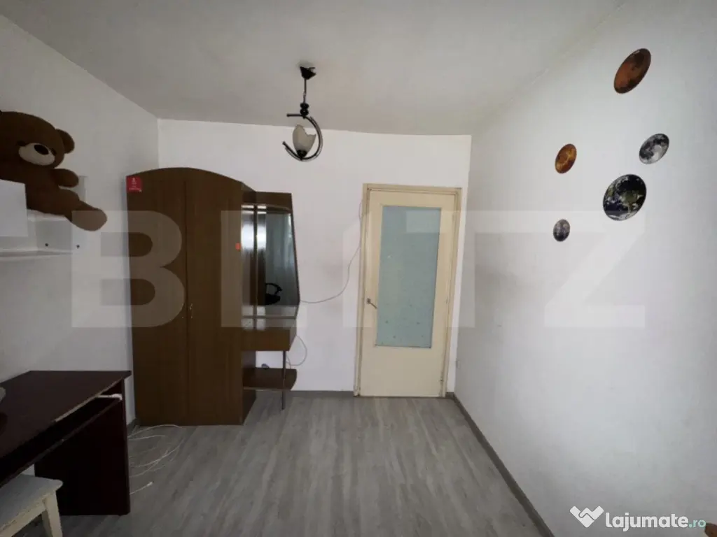 Apartament de vanzare, cu 3 camere, 43 mp, zona Dacia