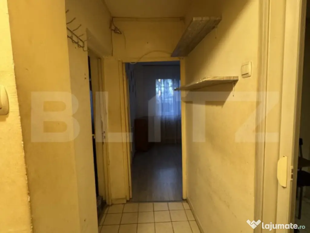 Apartament de vanzare, cu 3 camere, 43 mp, zona Dacia