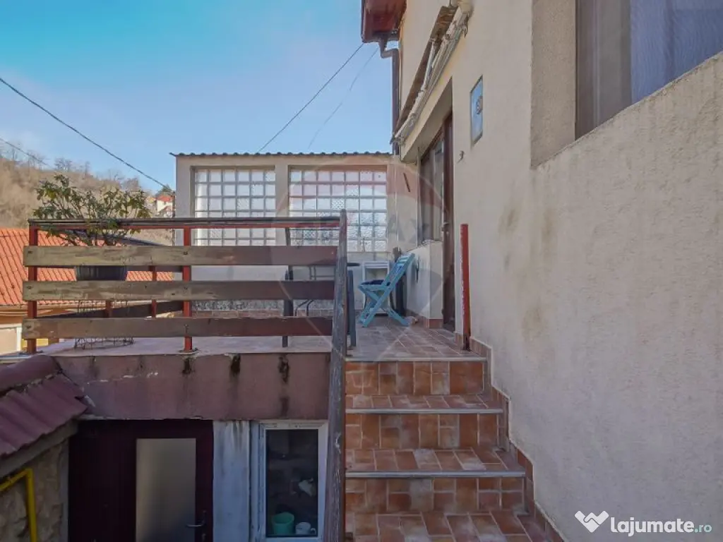 PODUL LUI GRID 13 | CASA 4 CAMERE CU DOUA BAI SI PRIVELIS...