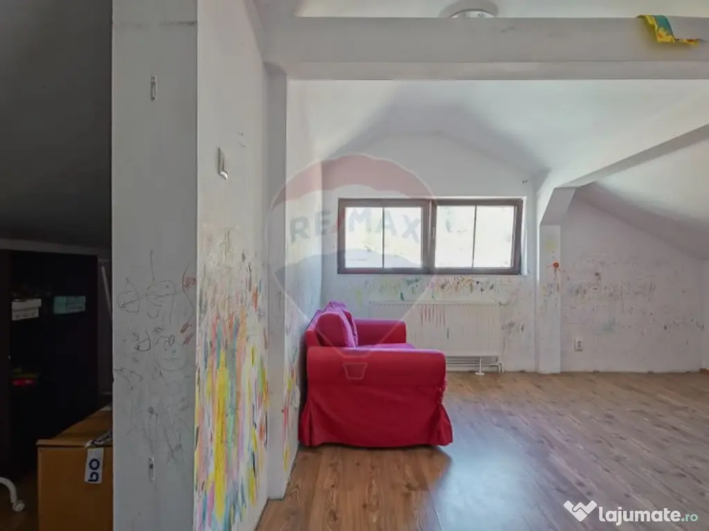 PODUL LUI GRID 13 | CASA 4 CAMERE CU DOUA BAI SI PRIVELIS...