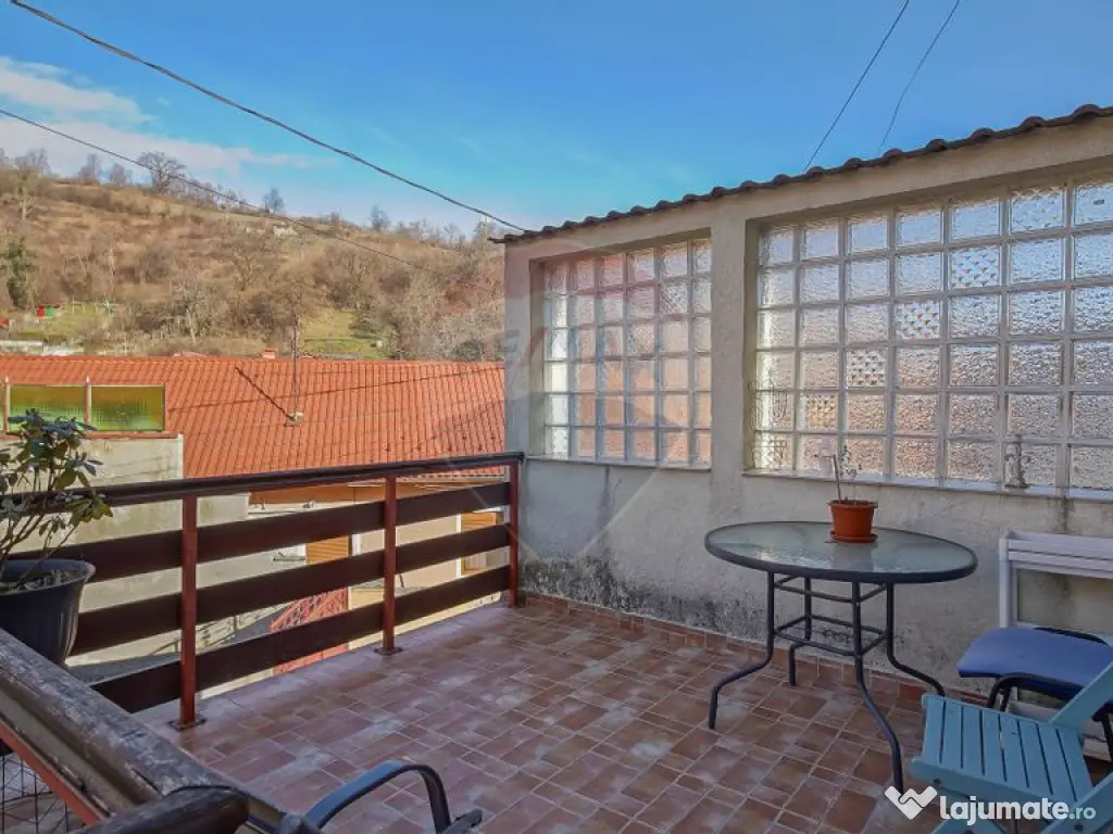 PODUL LUI GRID 13 | CASA 4 CAMERE CU DOUA BAI SI PRIVELIS...