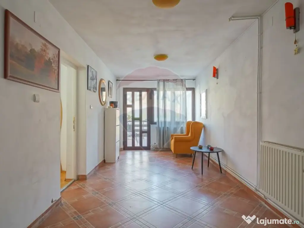 PODUL LUI GRID 13 | CASA 4 CAMERE CU DOUA BAI SI PRIVELIS...