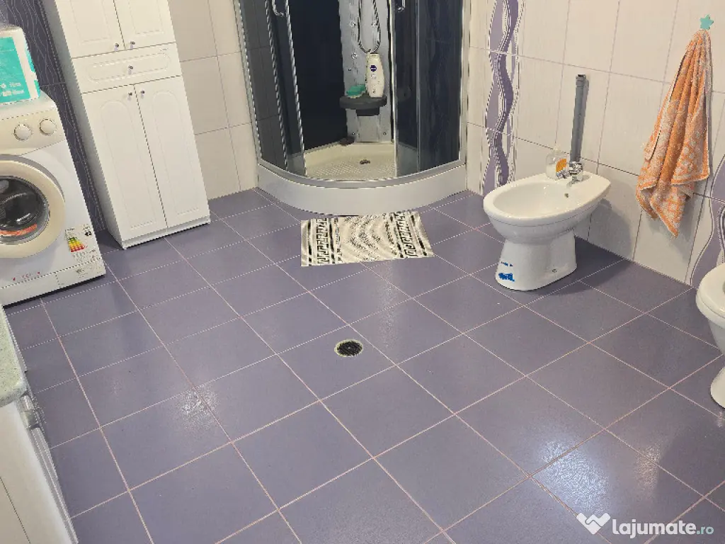 Vand casa in Deva, zona Garii (Peste Linia Ferata), P+E, din anul 2010 