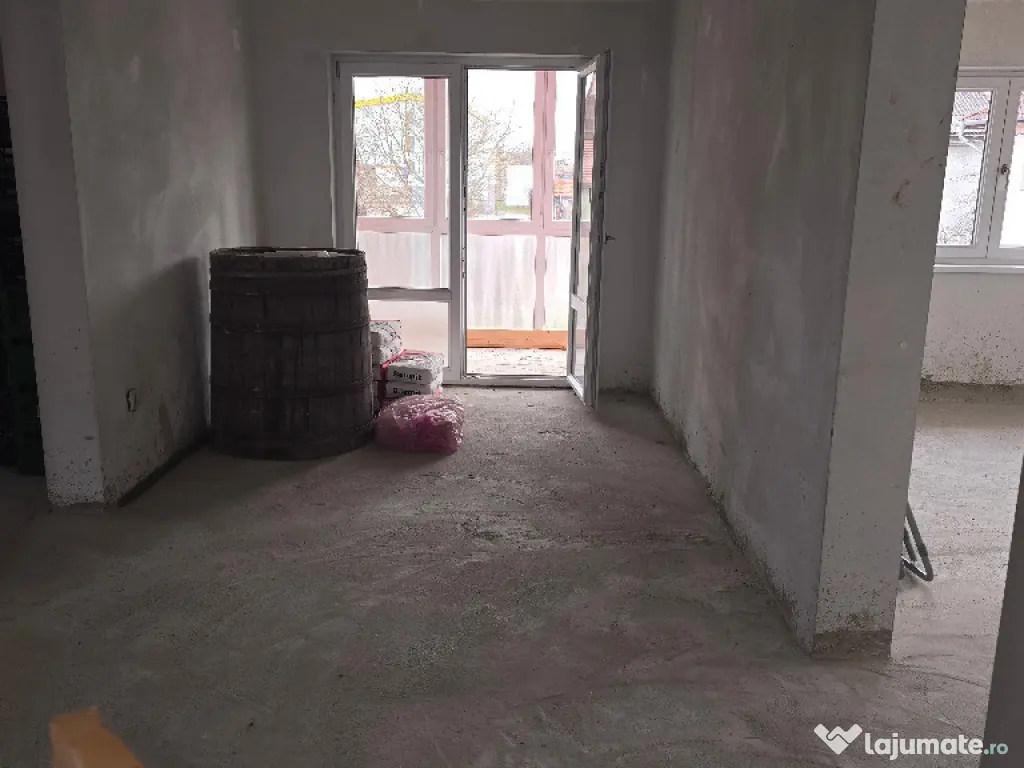 Vand casa in Deva, zona Garii (Peste Linia Ferata), P+E, din anul 2010 