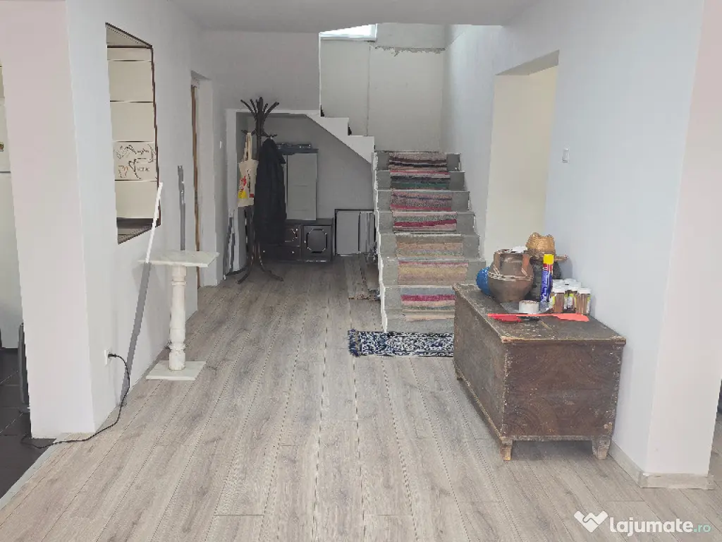 Vand casa in Deva, zona Garii (Peste Linia Ferata), P+E, din anul 2010 