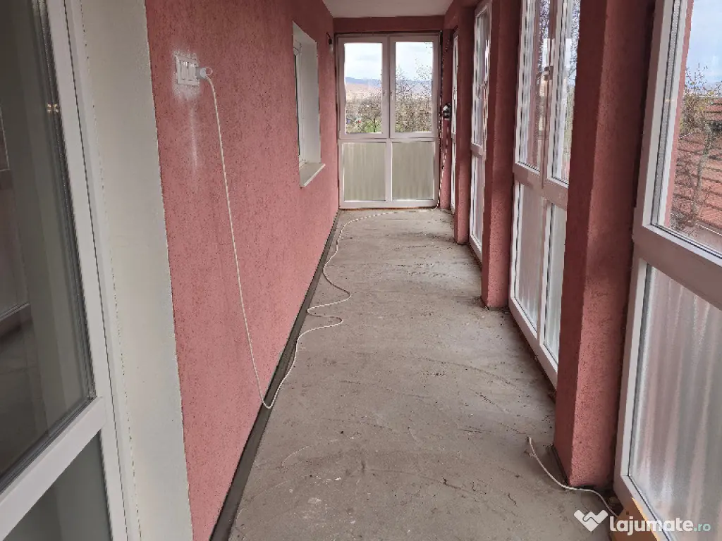 Vand casa in Deva, zona Garii (Peste Linia Ferata), P+E, din anul 2010 