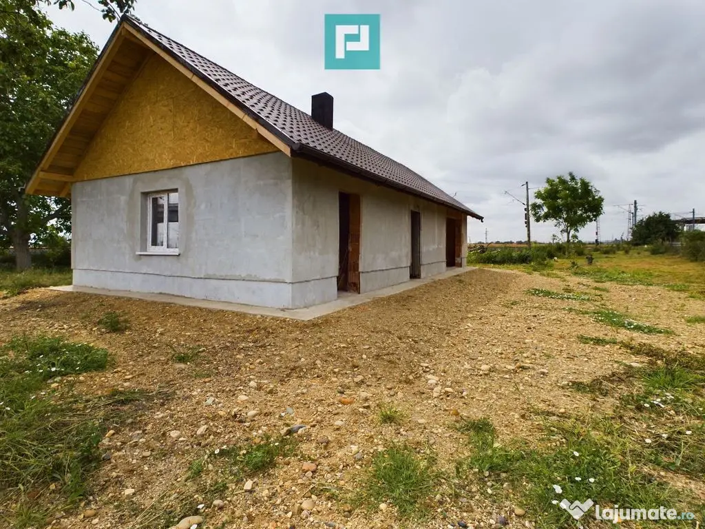 Casă cu 3 camere la roșu de vânzare zona 6Vânători