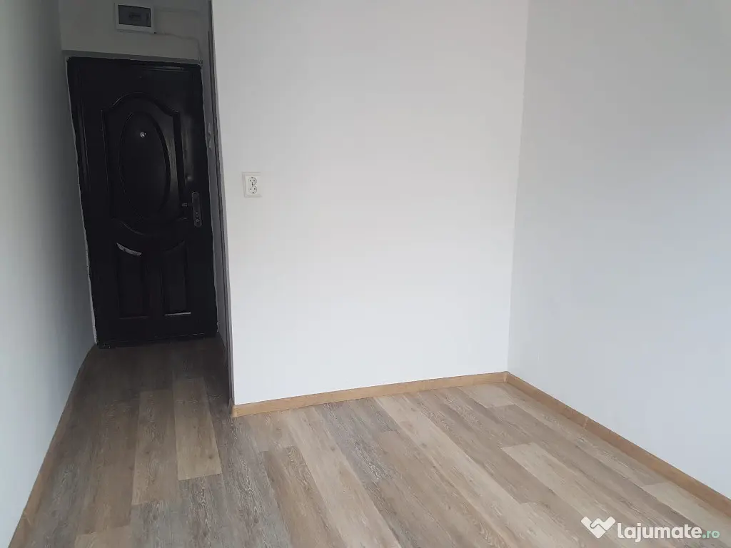 Garsoniera confort 3, etaj 1, bloc de garsoniere, libera, Stadionului 