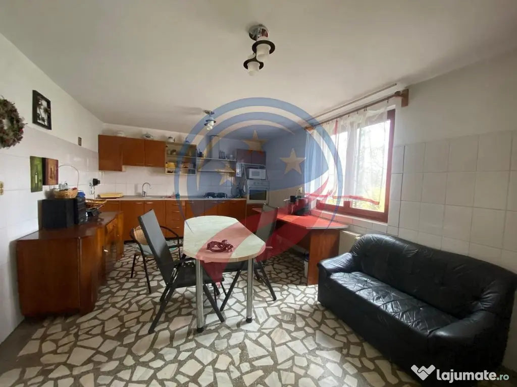 VILA CU 2500 MP TEREN LA 15 KM DE CRAIOVA CENTRU