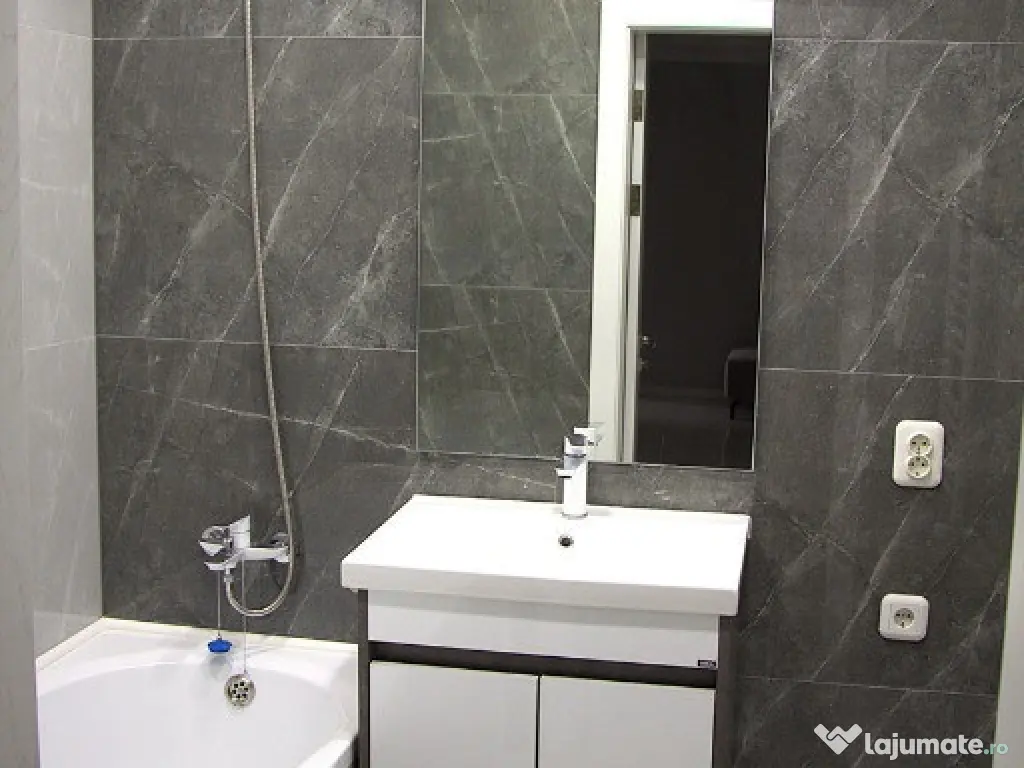 De vanzare 2 camere in zona Avantgarden 