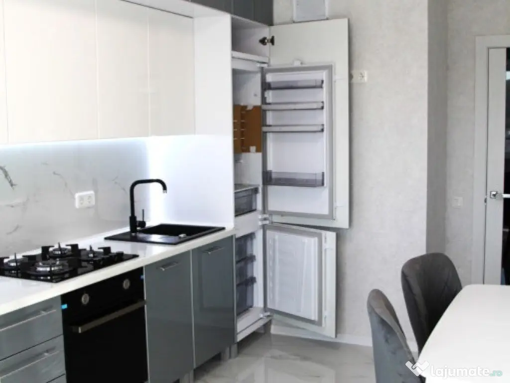 De vanzare 2 camere in zona Avantgarden 