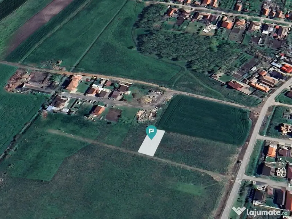 Loc de casa de 482 mp în Livada